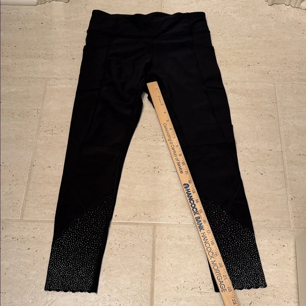 Lululemon 23” Women’s Tight Stuff leggings Size 6 Reflective Scallop Hem black - Picture 10 of 16